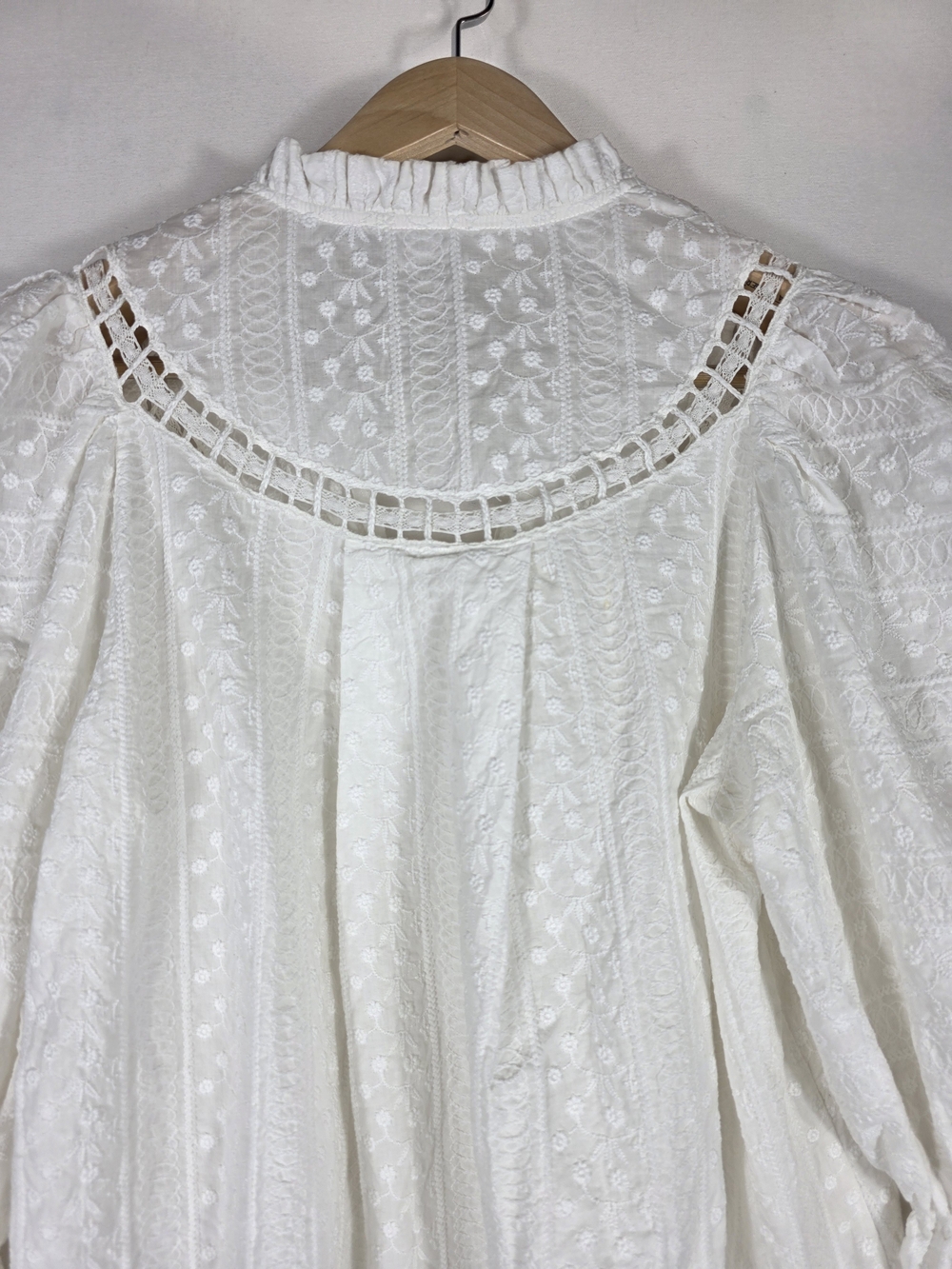 Maje White Embroidered Lace Blouse with Puff Sleeves - Picture 6 of 15